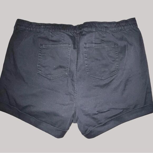 Torrid black stretchy comfy cuffed shorts!! - Picture 3 of 9